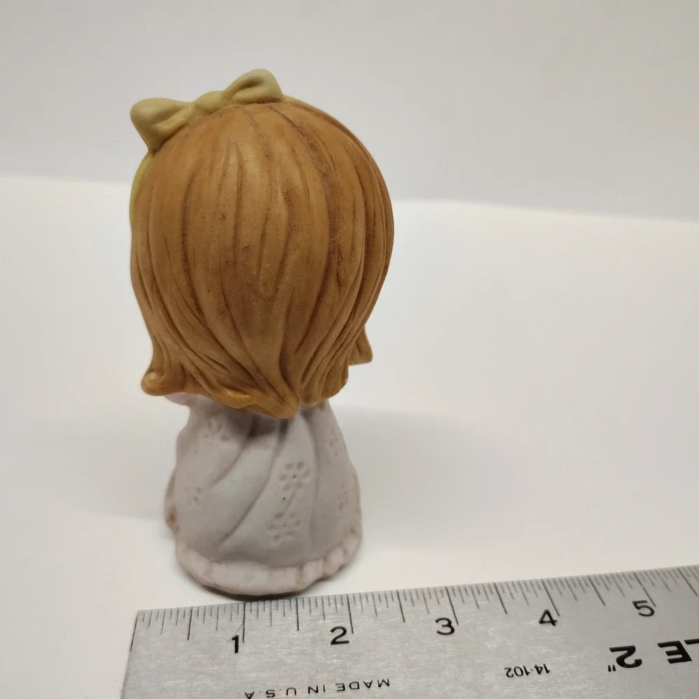 N/A vintage figurine